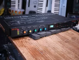 Roland SDE-1000 Digital Delay - Rare Vintage - Professionally Refurbished! - Picture 1 of 9