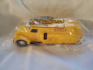Shell Diecast Scale Models 1938 Yellow Dodge Airflow Tanker Bank - Shell NIB - Picture 1 of 4