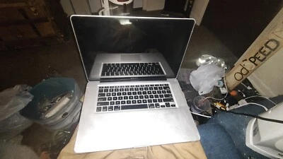 Apple MacBook Pro 15" Late 2011 - Image 1 of 4