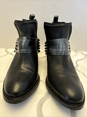 Botas al tobillo de cuero negras Dibs Skylar para motociclista sin cordones Foto 1 de 4