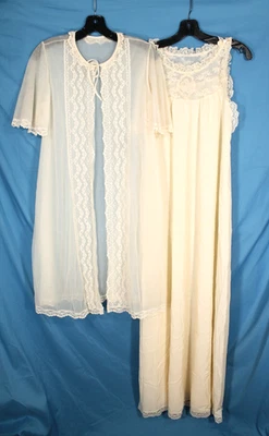 VTG GILEAD Ivory NYLON/CHIFFON Lace Detail LOUNGE Peignoir ROBE/NIGHTGOWN SET S - Image 1 of 4