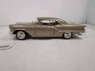 HIGHWAY 61 1/18 ЗОЛОТО 1957 OLDSMOBILE SUPER 88 * НЕДОСТАЮЩИЕ ЧАСТИ * БЕЗ КОРОБКИ - Изображение 1 из 4