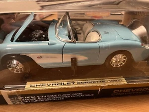 Road Tough 1957 Chevrolet Corvette - 1:18 Collection Die Cast Metal - Bild 1 von 7