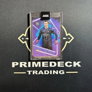 2024-25 Topps Total Football - Zlatan Ibrahimovic Neon Noir Purple /25 - Paris - Bild 1 von 2
