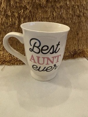 Taza Mudpie Best Aunt Ever. Nuevo. Usado solo para fines de exhibición. Foto 1 de 4