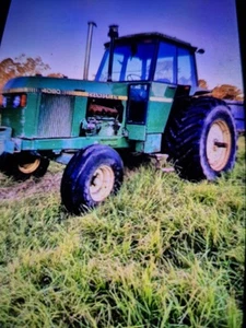 CHAMBERLIN 4090 TRACTOR MADE IN AUSTRALIA - Picture 1 of 2