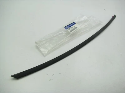 NOVO OEM 838503L000 Guarnição de moldura de cinto de janela porta superior esquerda traseira para 06-10 Azera - Imagem 1 de 4