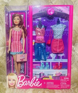Barbie Fashion Doll 2012 - Modello ispanico TERESA con abiti extra N8820 - Foto 1 di 5