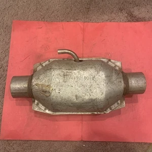 Convertidor catalítico Maremont universal camm89010392 2 1/4" identificación de entrada y salida nos - Imagen 1 de 8