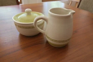Vintage Franciscan Hacienda Earthenware Lid Sugar Bowl Creamer Chartreuse Gold - Picture 1 of 6