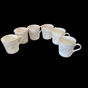 Set di 6 tazze CorningWare rosa trio bianche con disegno floreale made in USA 10 oz - Foto 1 di 7