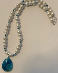 18" Apatite, Agate, and Glass Pearl Pendant Necklace - Picture 1 of 3