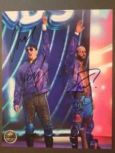 CAJA DE LUCHA LIBRE PROFESIONAL "MEJORES AMIGOS" DOBLE AUTOGRAFIADA 8X10! ¡CERTIFICADO! - Imagen 1 de 1