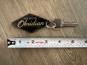 Netflix Umbrella Academy Producción Hecha TV Utilería Hotel Obsidiana Habitación Llave - Imagen 1 de 3