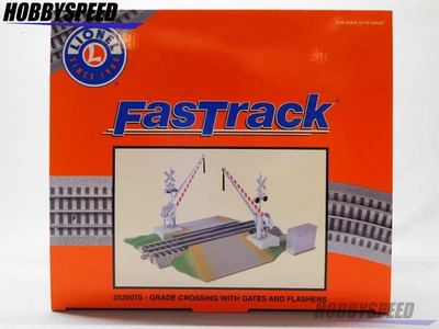 LIONEL FASTRACK ROAD GRADE CROSSING GATES & FLASHERS O GAUGE train 2529070 NEW - Image 1 of 4