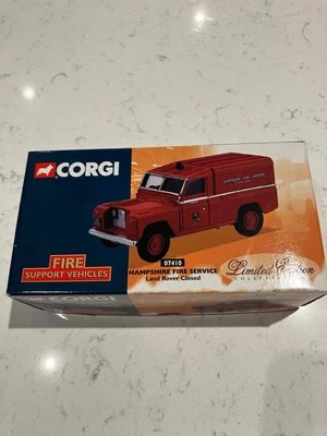Corgi 07410 Land Rover Hampshire Fire Service Boxed, good condition - Image 1 of 3