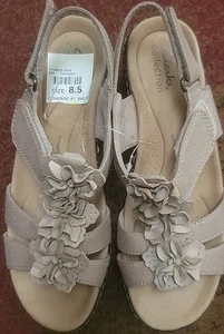 Sandalias de cuña Clarks para mujer 8,5 Merliah Sheryl arena metálica con cordones nuevas sin caja - Imagen 1 de 7