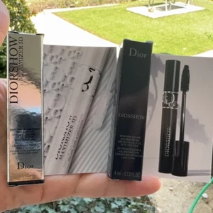 Máscara de pestañas Dior Diorshow Volume + Diorshow Maximizer 3D SET tamaño de viaje - Imagen 1 de 3