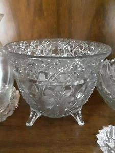 Fußschale aus geschliffenem Glas - Bild 1 von 4