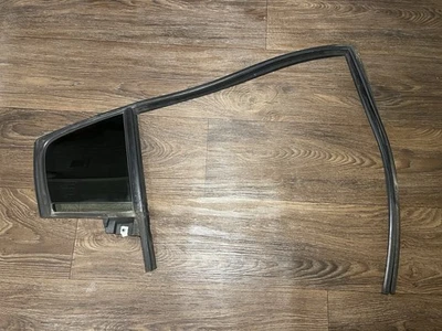 2011 - 2023 DODGE CHARGER Passenger Right Window Vent Quarter Glass - Image 1 of 4