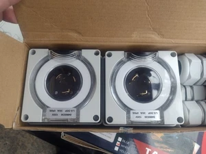 par (2) de caja de entrada de energía del generador de 30 amperios, NEMA L5-30P 125/250 voltios, sellada - Imagen 1 de 18
