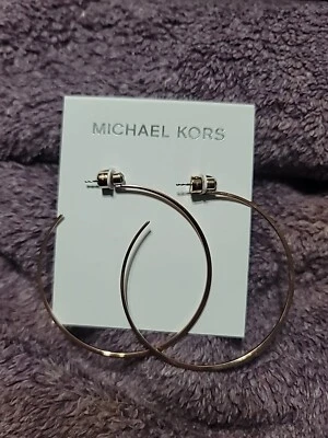 Brincos femininos Michael Kors grandes de argola sussurro aço dourado CZ coração cristal - Imagem 1 de 4