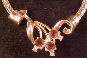Vintage Necklace Amethyst Rhinestones Goldtone Serpentine Chain - Picture 1 of 5