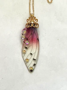 ACRYLIC CRYSTAL RED ANGEL WING GOLD PLATED PENDANT NECKLACE - Picture 1 of 1