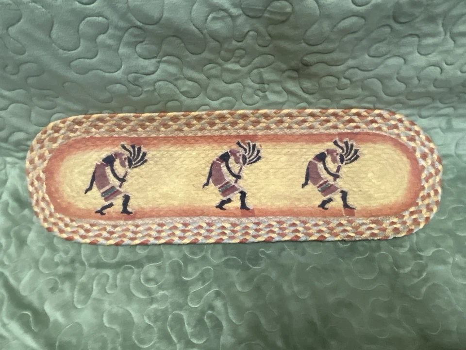 27 x 9 pulgadas Alfombra de peldaño de escalera estampada Kokopelli, excelente estado, almohadilla caliente, yute Foto 1 de 4