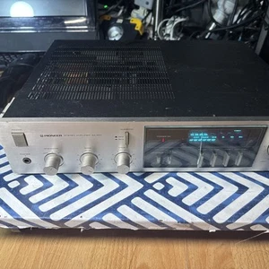 Vintage Pioneer SA-520 Stereo Amplifier - Picture 1 of 10