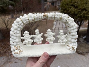 VTG WORLD BAZAAR SANTA & SNOWMAN SWINGING ON SWINGS RESIN FIGURINE - Picture 1 of 4