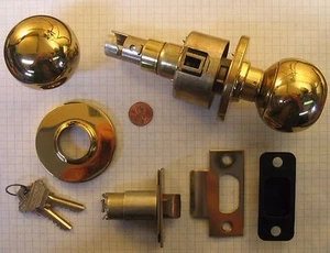 SCHLAGE #A80PD-ORBIT-E(KEYWAY) STOREROOM LOCK, POLISHED BRASS, 2-3/4" BACKSET - Picture 1 of 2
