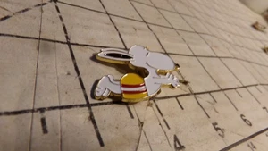Vtg Aviva Peanuts Snoopy Swimming Diving Enamel Brooch Lapel Pin - Picture 1 of 3