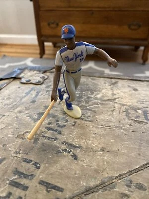 1988 Darryl Strawberry MLB Starting Lineup Action Figure - Image 1 of 4