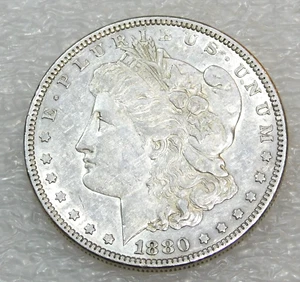 1880 P Morgan Silver Dollar AU Bright Frosty Luster in saflip #J814 - Picture 1 of 2