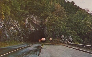 Tunnel on Skyline Drive Shenandoah National Park Virginia Postcard - Picture 1 of 2