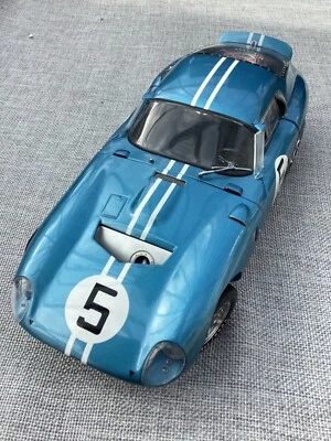 Cobra Daytona Coupe 1965 1:18. Exoto Racing Legends. - Imagem 1 de 4