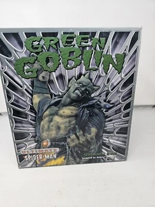 ULTIMATE SPIDER-MAN- Green Goblin Bust Special Edition 301/500 SEALED - Picture 1 of 9