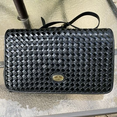 Bolso Bandolera Eitenne Aigner Sobre Cuero Tejido Negro Foto 1 de 4