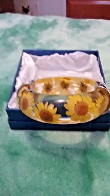 Brazalete Lucite Bold Silvertone Daisy Design (8,00 pulgadas) Foto 1 de 4