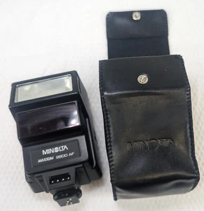 Minolta Maxuum 2800AF Camera Flash With Case - Picture 1 of 8