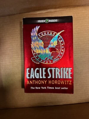 Eagle Strike Paperback by Anthony Horowitz - Like New Foto 1 de 2