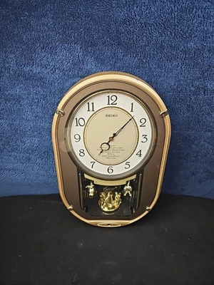 Seiko Melodies in Motion Musical Wall Clock Plays 6 Melodies Rotating Figures - Image 1 of 4