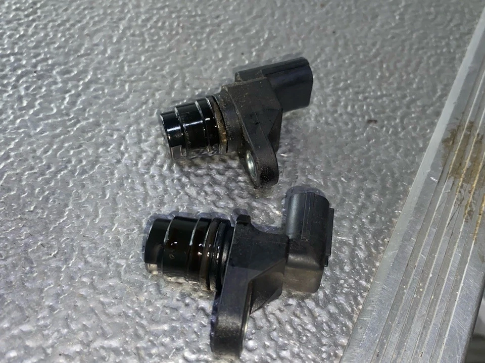 Honda Civic MK8 Type-R FN2 2006-2011 K20Z4 PAIR of Cam Camshaft Position Sensors - Image 1 of 1