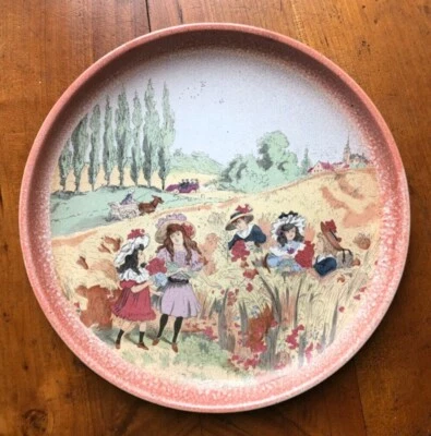Ancienne assiette grès illustratrice Emilie Robida jeunes filles Diam : 22 cm - Photo 1/2