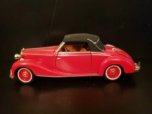 1950 MERCEDES-BENZ 170S CABRIOLET RED 1/18 DIECAST SIGNATURE CAR MODELS - Picture 1 of 10
