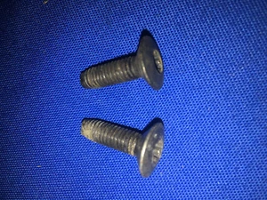 1998-2001 Dodge Ram QUAD CAB Door handle latch SCREWS USED - Bild 1 von 2