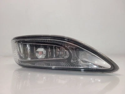 Luz antiniebla derecha para pasajero Toyota Corolla 2005-08 - montada en parachoques Foto 1 de 4