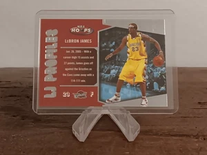2005-06 NBA Hoops Basketball - LJ Profiles - LeBron James #LBJ-26 - Bild 1 von 2