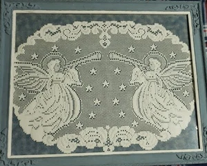 Tapete de encaje de ganchillo vintage ángeles 18,5 x 22,5 - Imagen 1 de 6